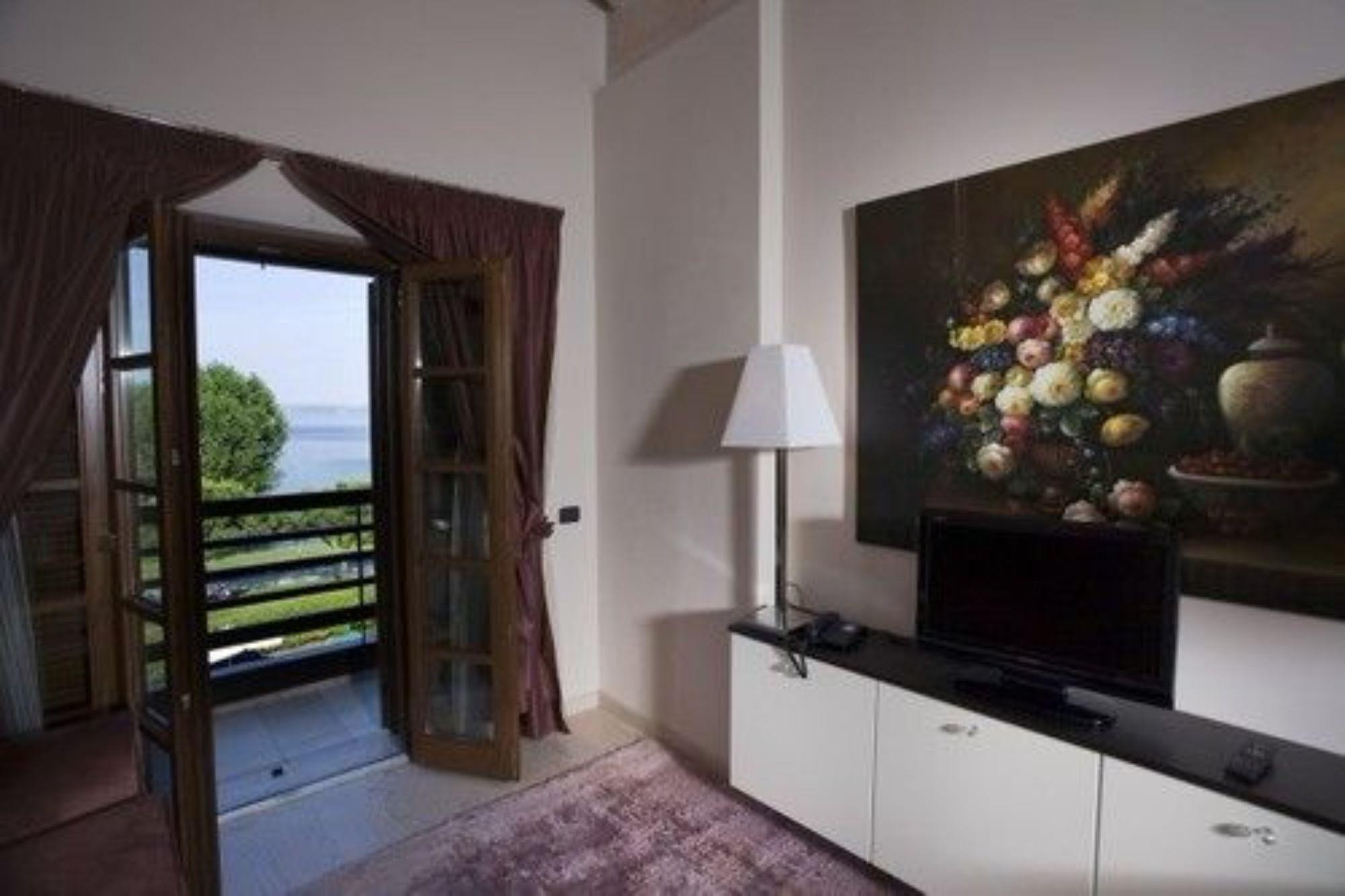Residence Alexandra Stay Sirmione Exterior photo